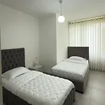 Sea View Apartment *